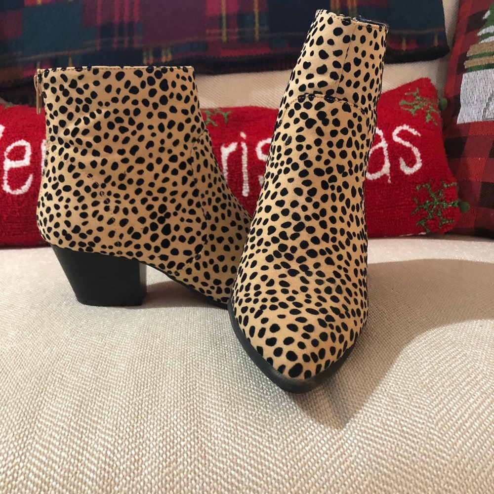 Quipid boutique bought leopard booties. Worn once